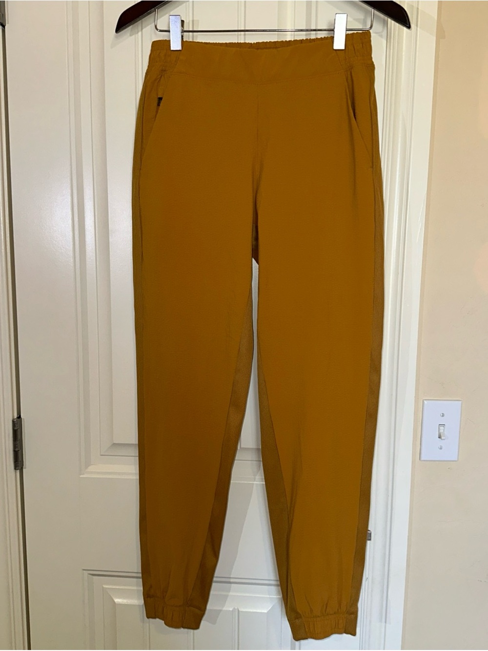 Athleta Textured Brooklyn Joggers Size 4